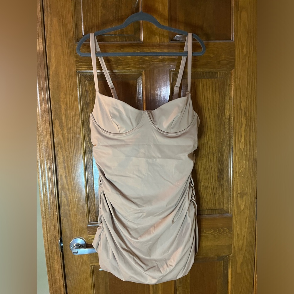 NWT Skims sculpting swim ruched one piece swimsuit
